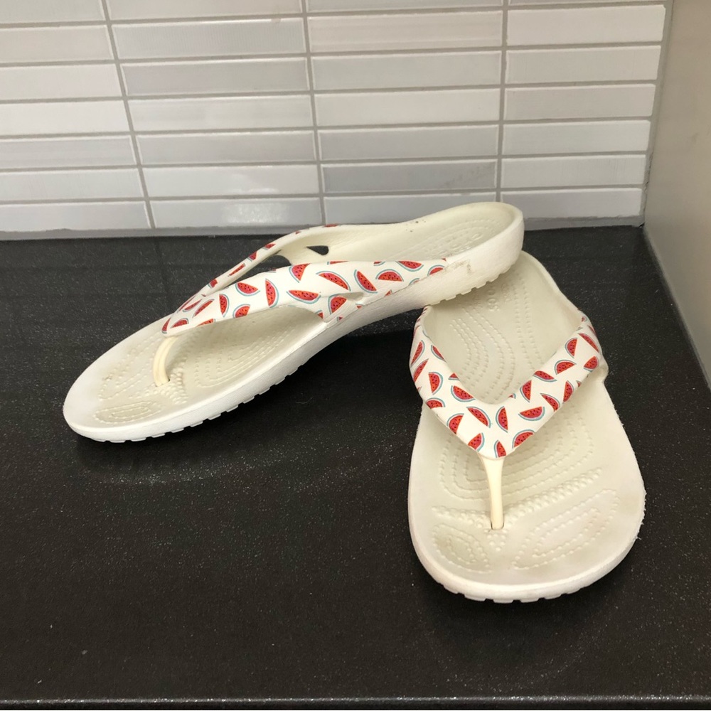 Crocs women’s flip flops
